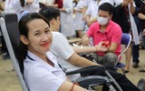 Ngắm những nữ hộ sinh xinh đẹp hiến máu trong ngày lễ tình nhân
